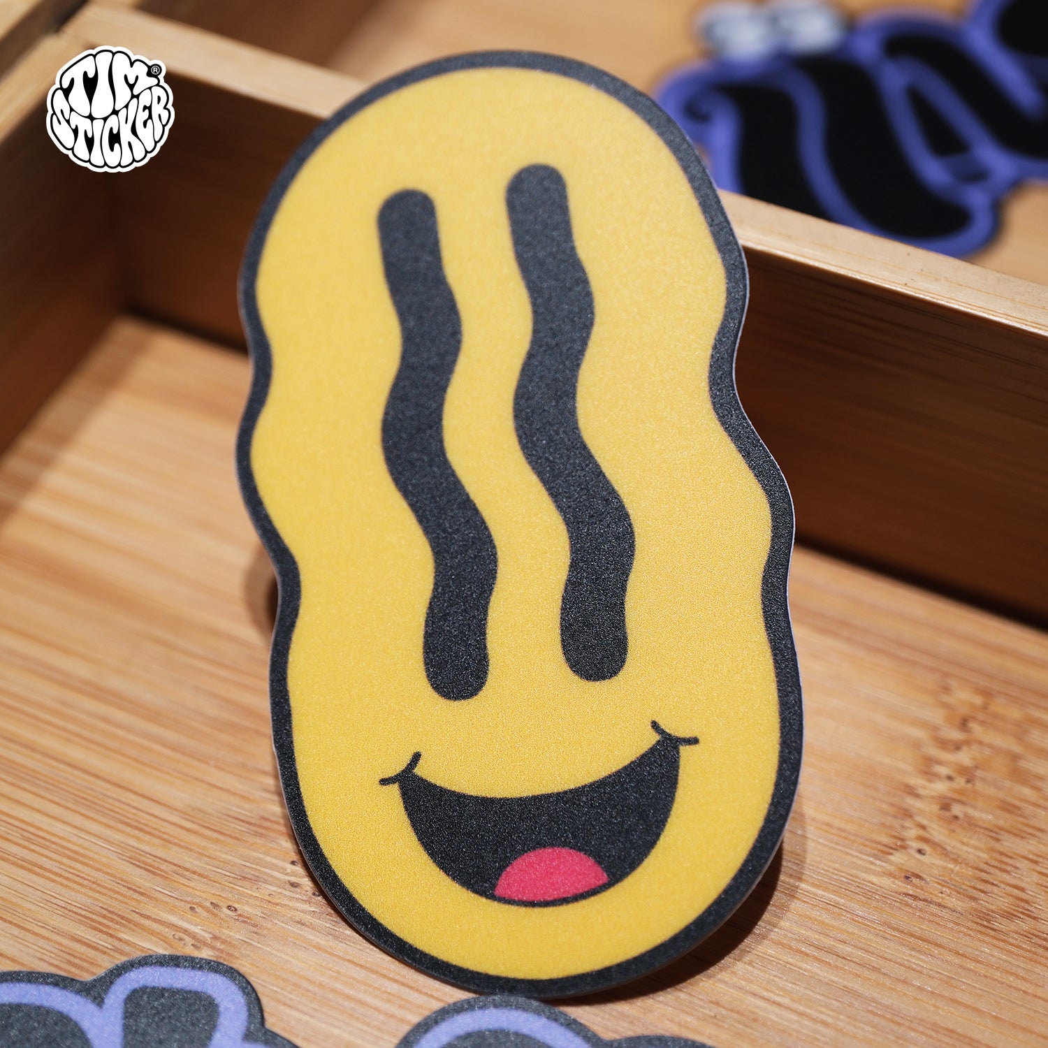 Smile Face Vinyl Sticker Minimal Happy Smiley Decal for Car Windows, Laptop & Phone, Rolling suitcase, 3 PCS, Not Reusable TIM STICKER®